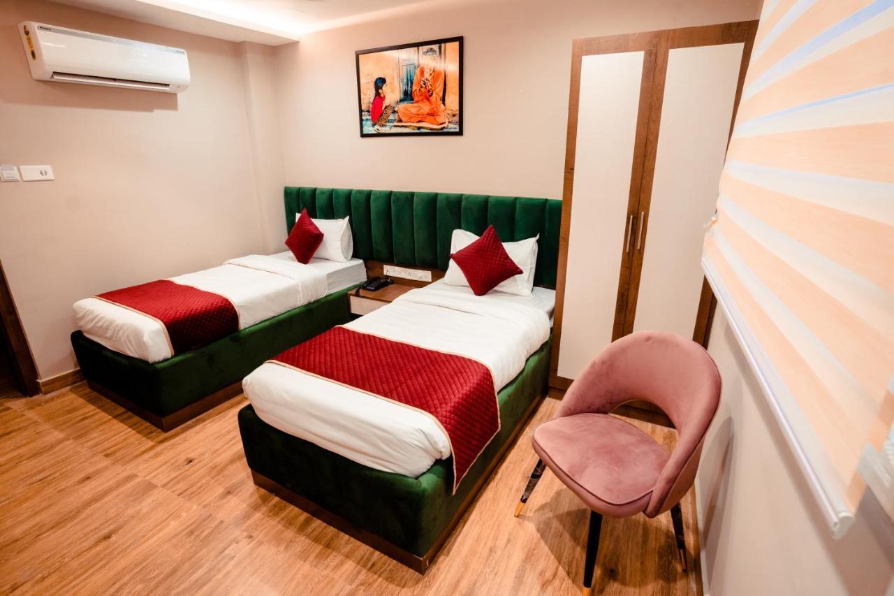 Hotel Jsr Ganga Varanasi Exteriör bild