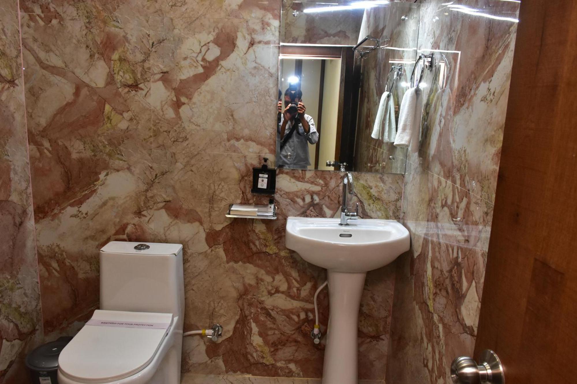 Hotel Jsr Ganga Varanasi Exteriör bild