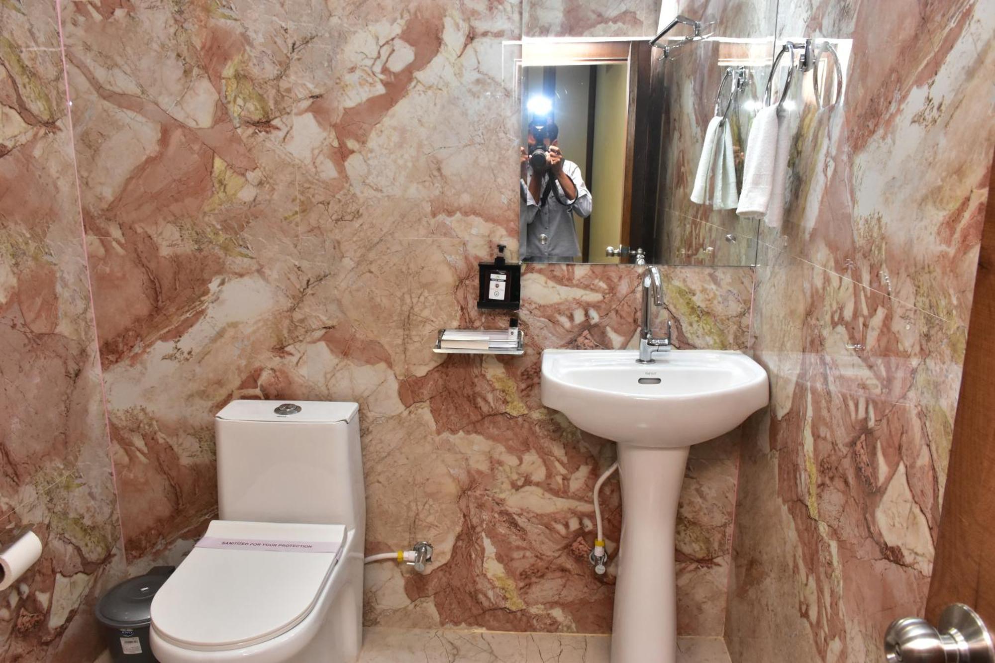 Hotel Jsr Ganga Varanasi Exteriör bild