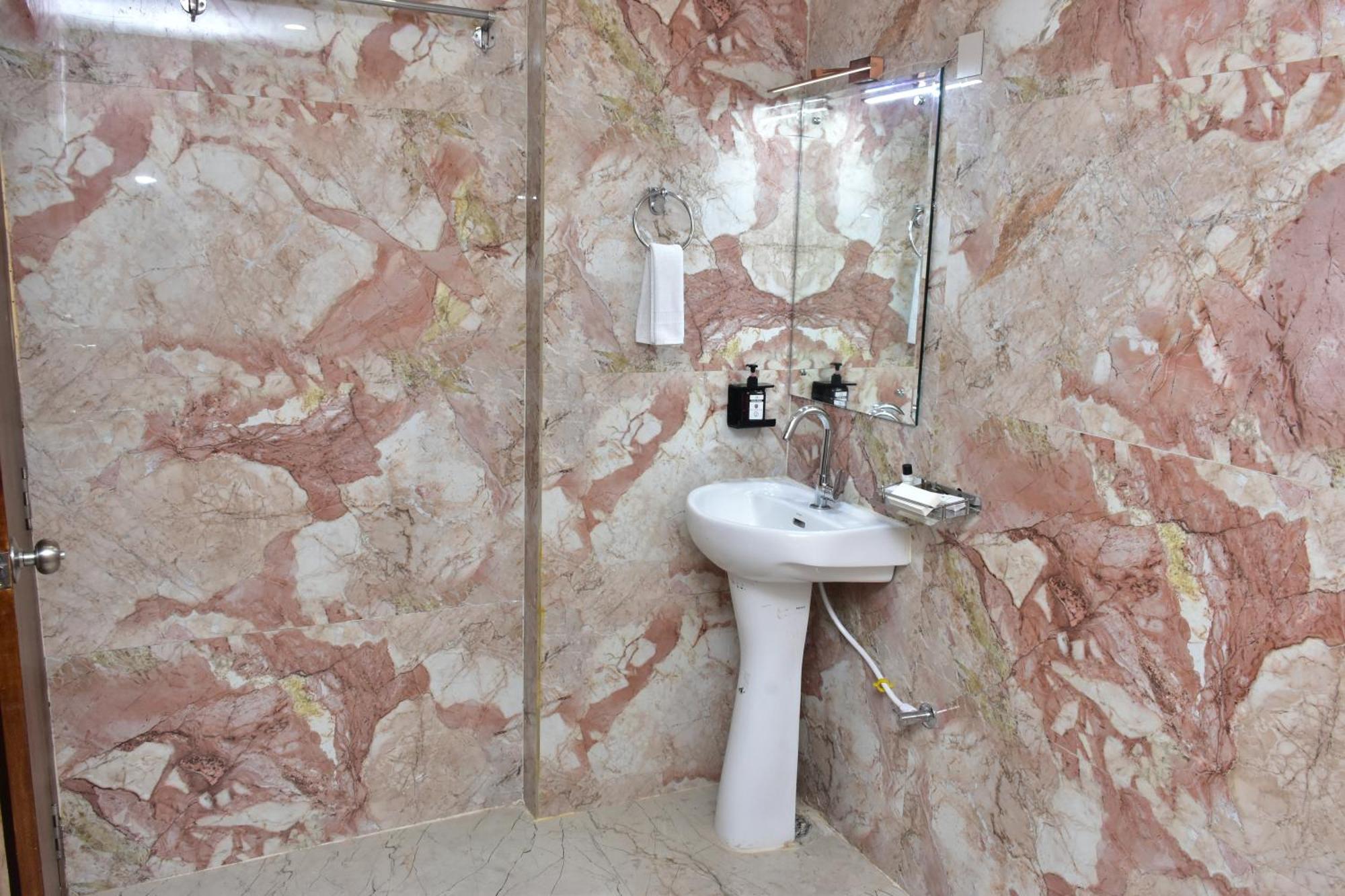 Hotel Jsr Ganga Varanasi Exteriör bild
