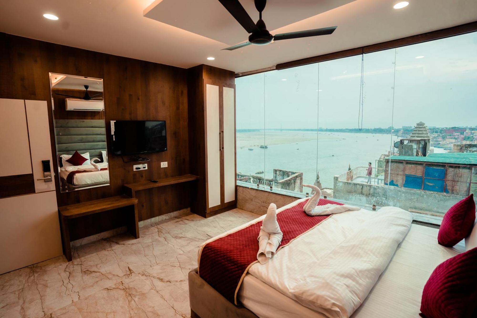 Hotel Jsr Ganga Varanasi Exteriör bild